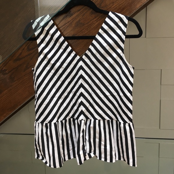 🍒 4/$30  Linen striped peplum shirt - Picture 2 of 4